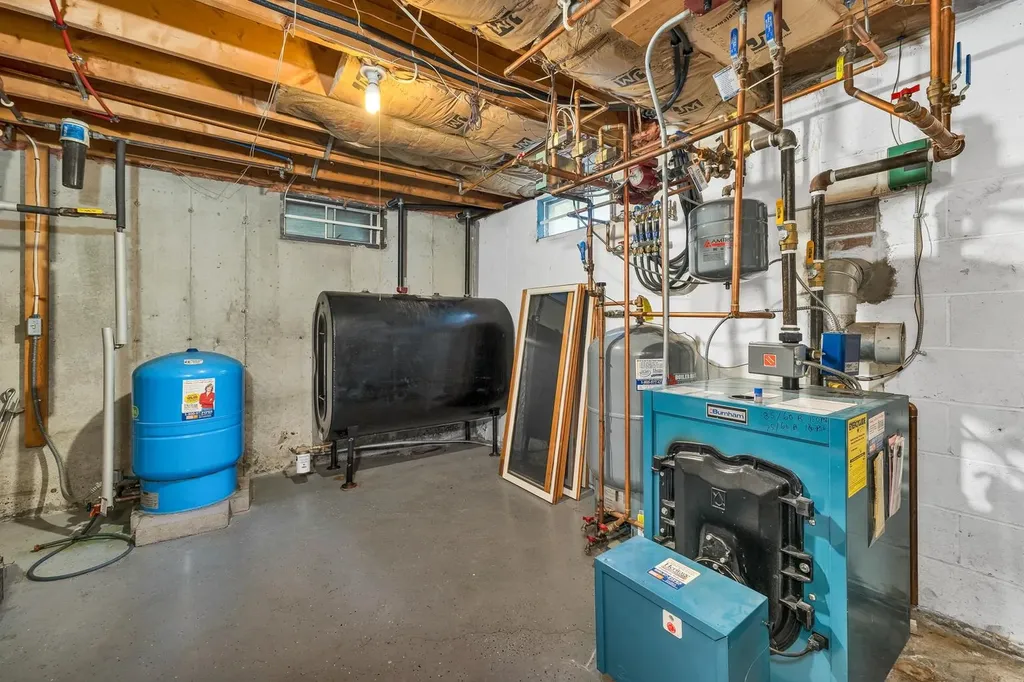 16 Spillway Lane Concord NH 03301