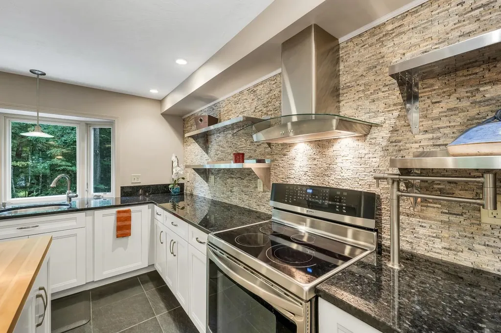 16 Spillway Lane Concord NH 03301