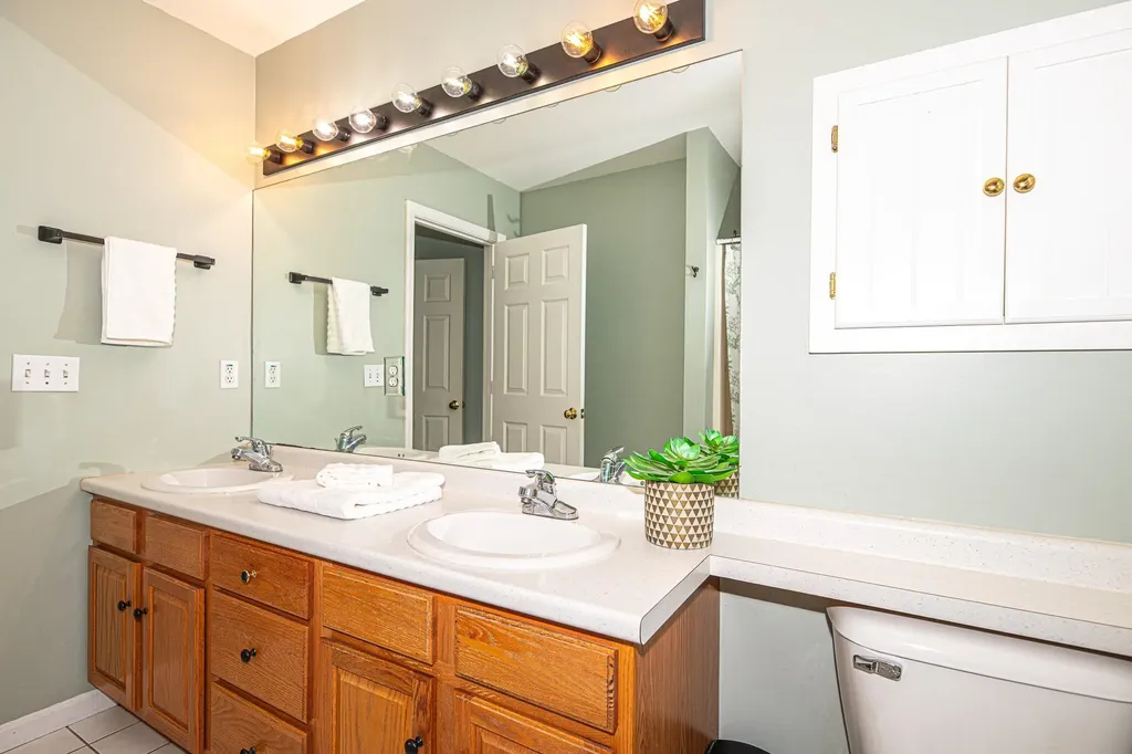 22 Exeter Farms Road Exeter NH 03833