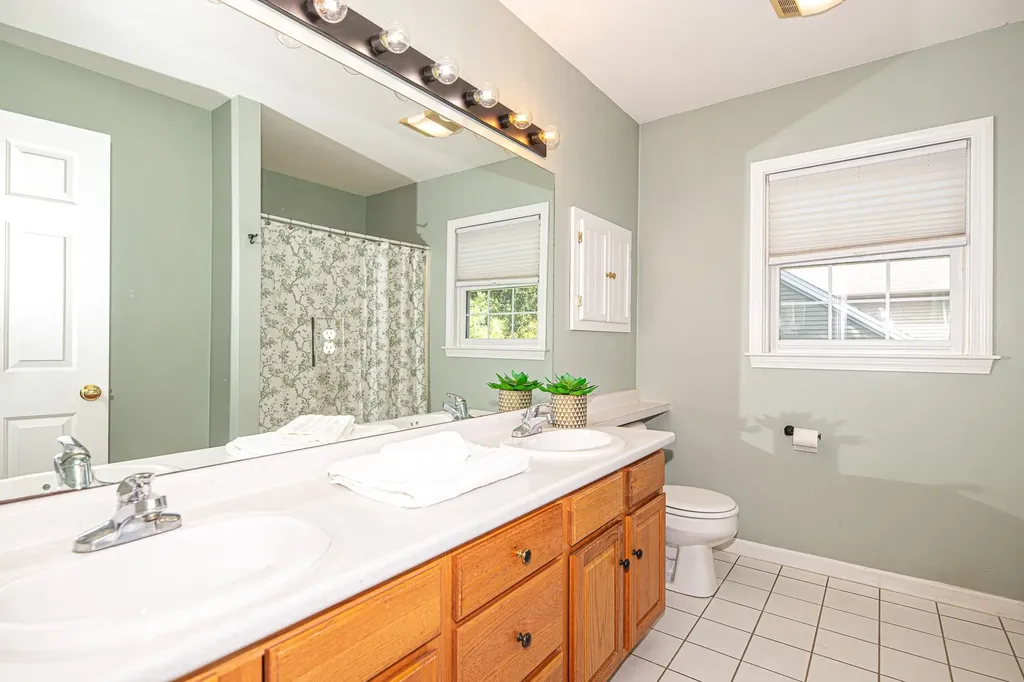 22 Exeter Farms Road Exeter NH 03833
