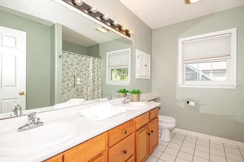 22 Exeter Farms Road Exeter NH 03833