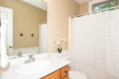 22 Exeter Farms Road Exeter NH 03833