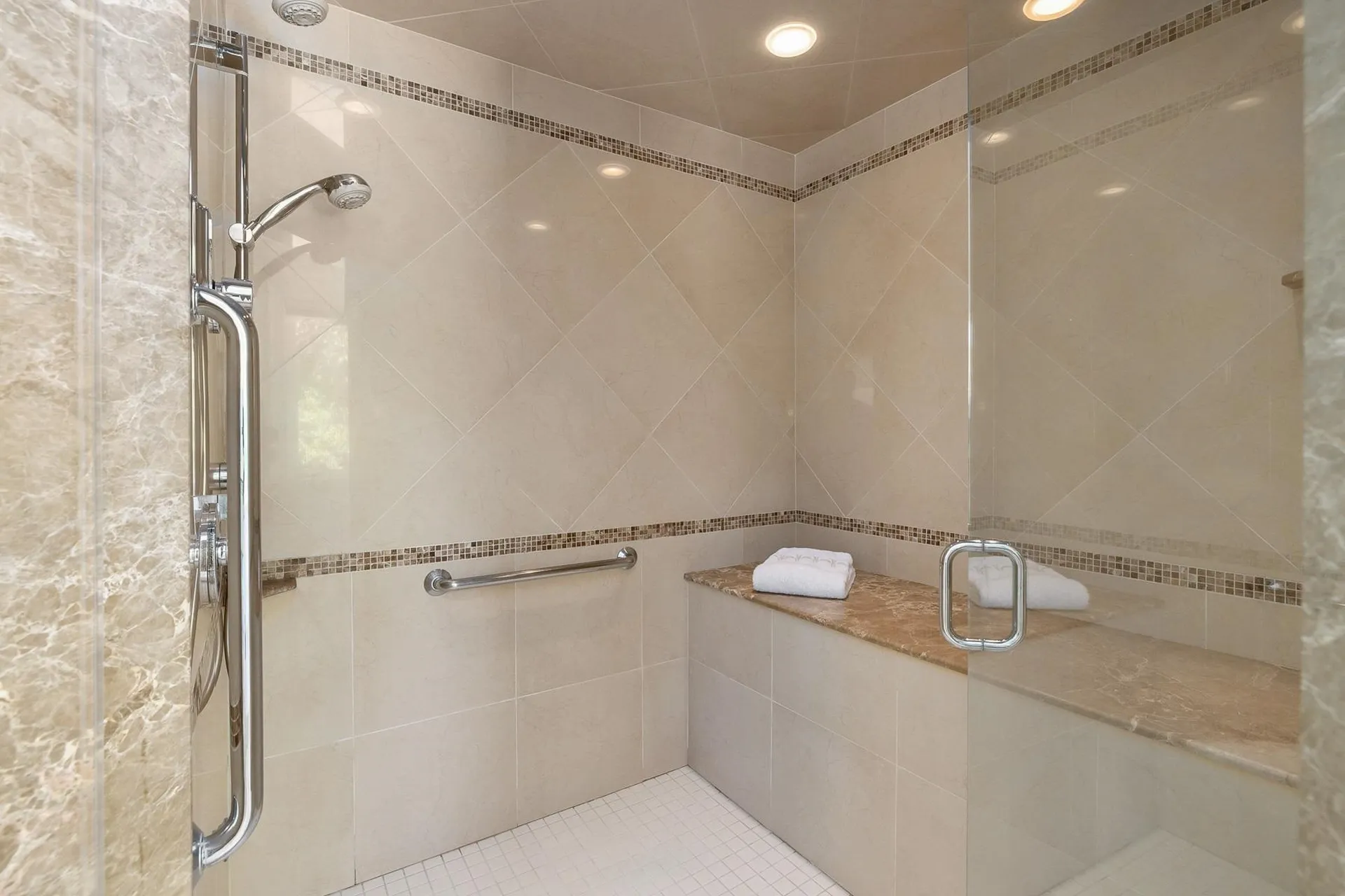 15 Atlantic Avenue North Hampton NH 03862