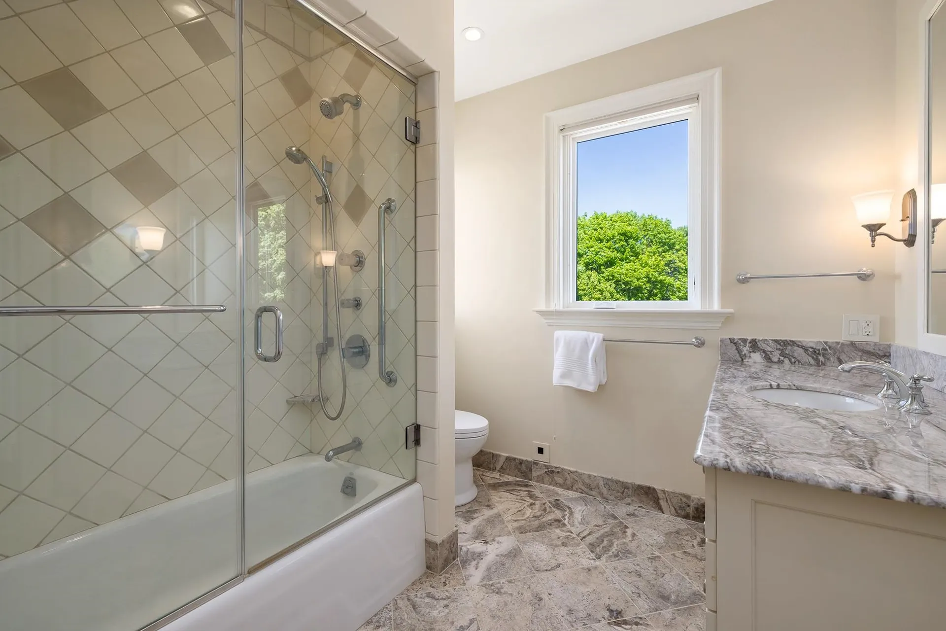 15 Atlantic Avenue North Hampton NH 03862