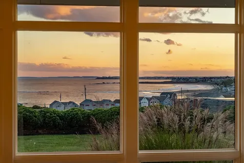 15 Atlantic Avenue North Hampton NH 03862