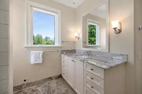 15 Atlantic Avenue North Hampton NH 03862