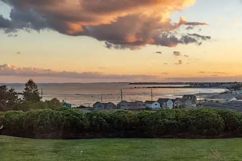 15 Atlantic Avenue North Hampton NH 03862