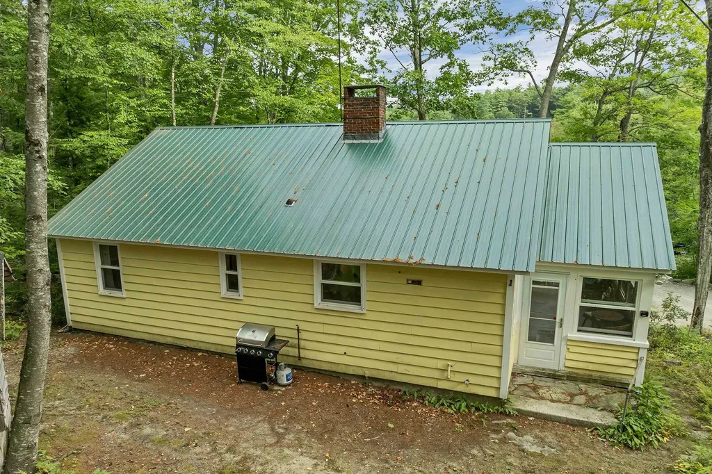 17 Basin Road Alton NH 03809