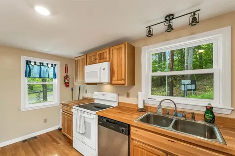 17 Basin Road Alton NH 03809