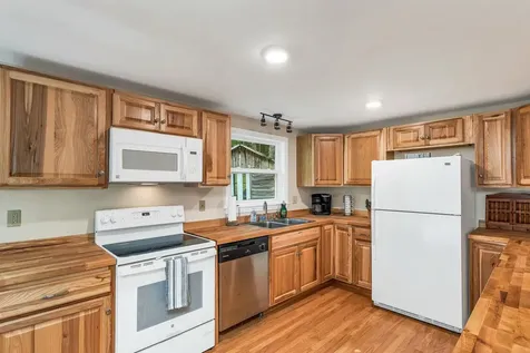 17 Basin Road Alton NH 03809