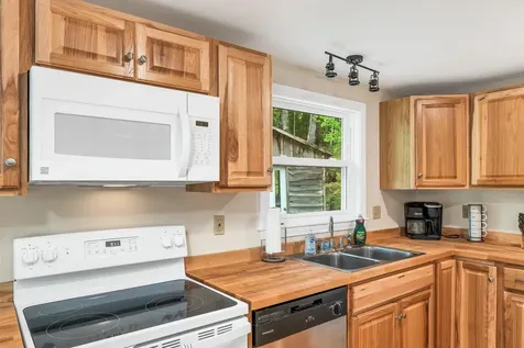 17 Basin Road Alton NH 03809