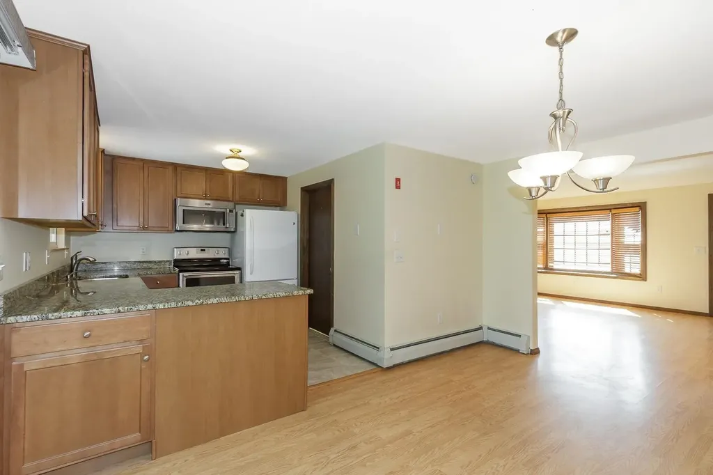 87 Oakridge Drive Londonderry NH 03053