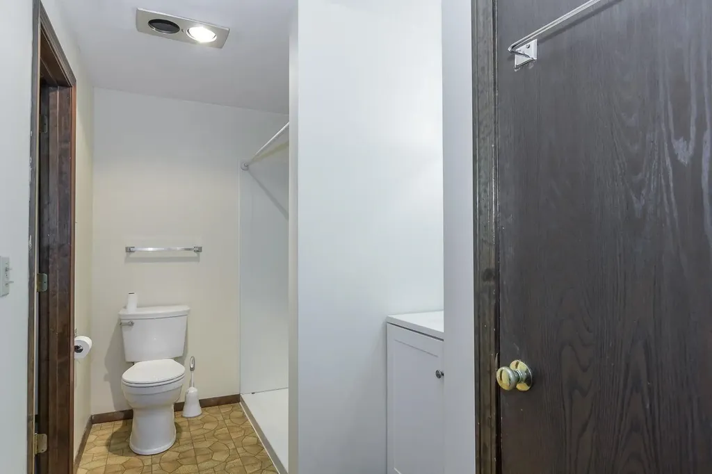 87 Oakridge Drive Londonderry NH 03053