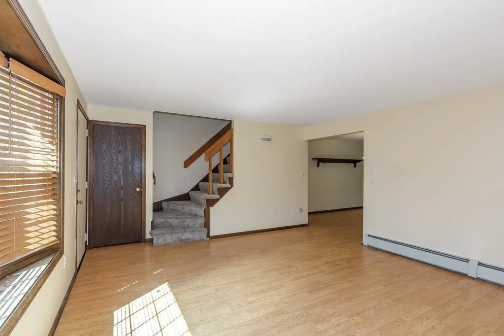 87 Oakridge Drive Londonderry NH 03053