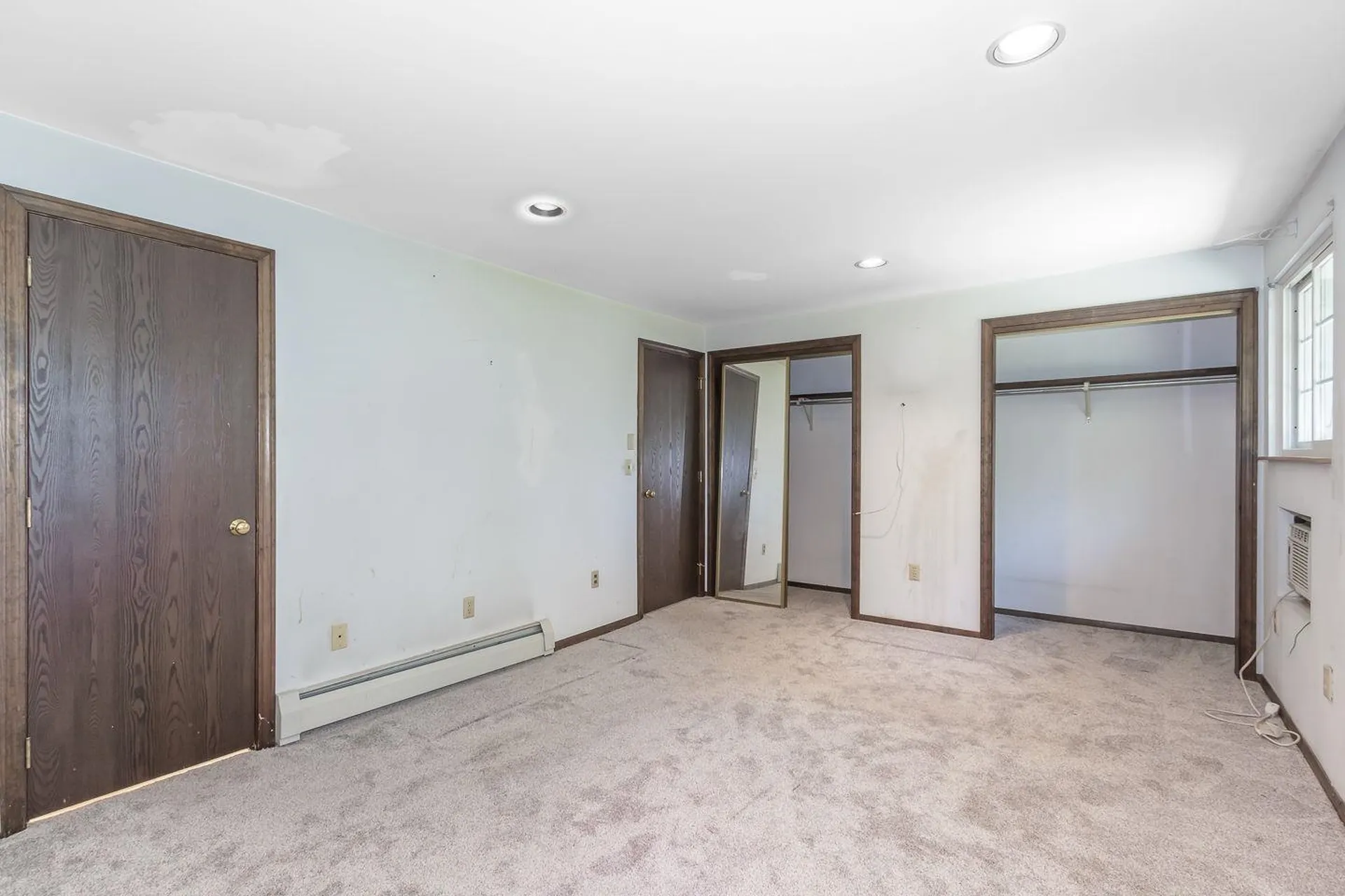 87 Oakridge Drive Londonderry NH 03053