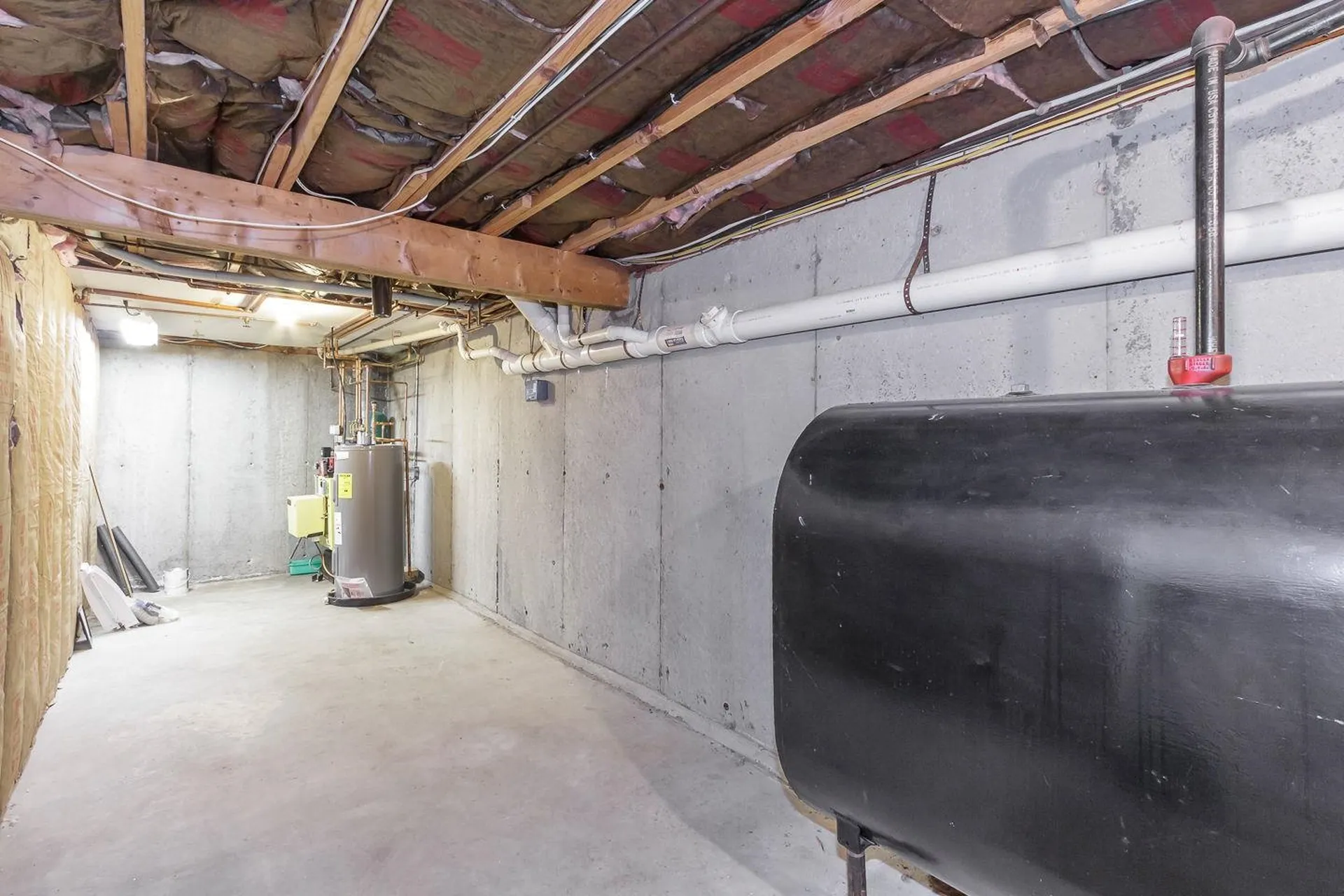 87 Oakridge Drive Londonderry NH 03053