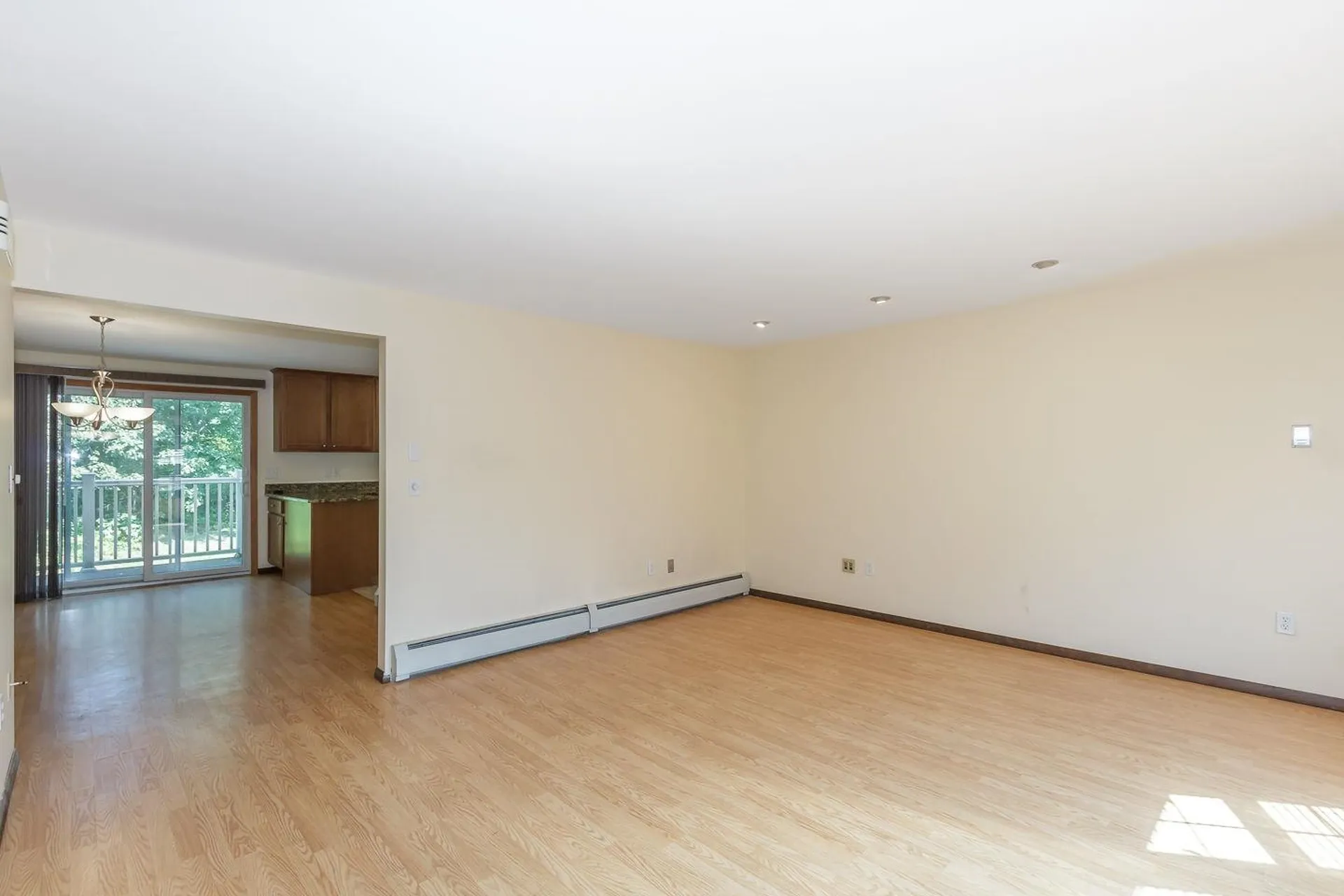 87 Oakridge Drive Londonderry NH 03053