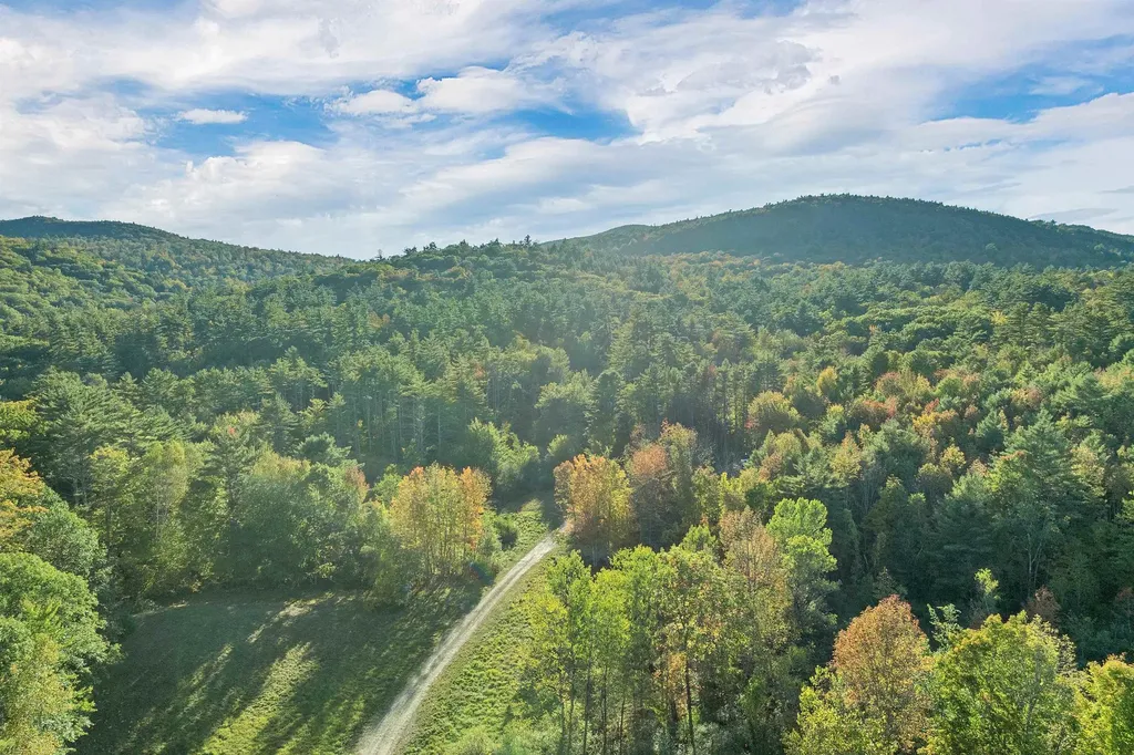 M:027 L:002-001 Sheridan Road Moultonborough NH 03254