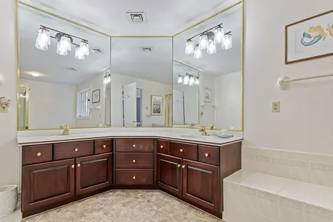 7 Hunter Drive Hampton NH 03842