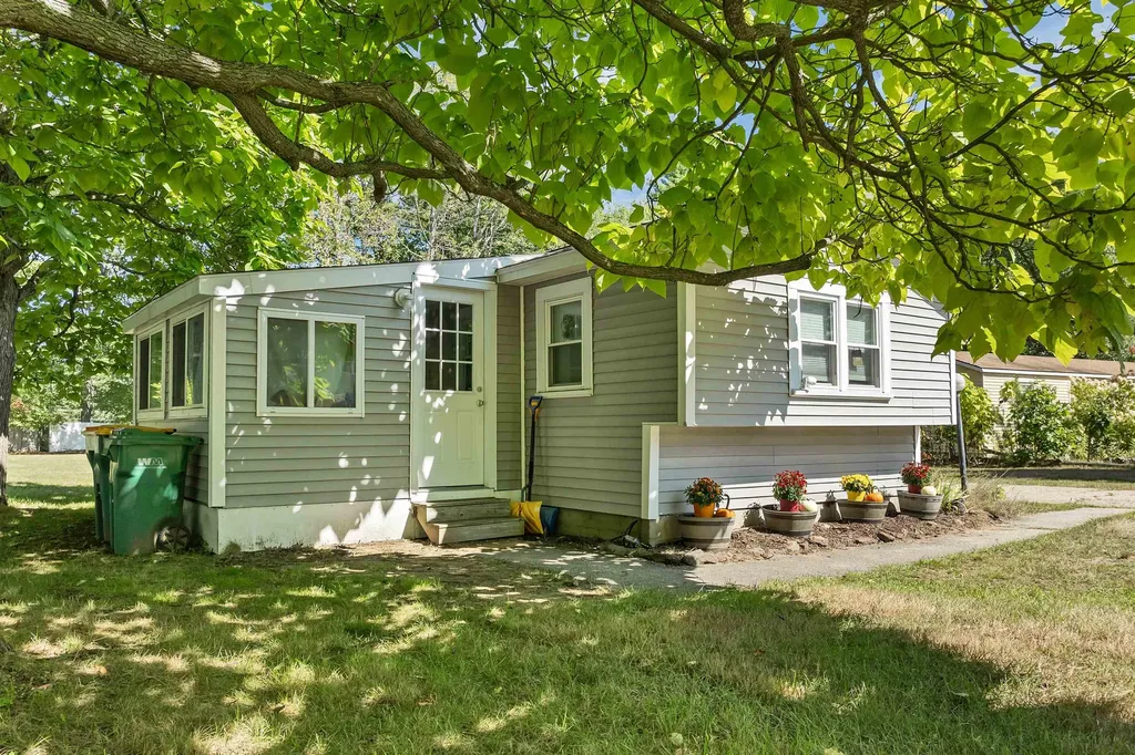 142 Brock Street Rochester NH 03867