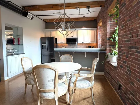 6 Bay Road Newmarket NH 03857