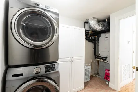 6 Bay Road Newmarket NH 03857