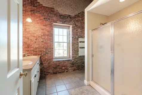 6 Bay Road Newmarket NH 03857