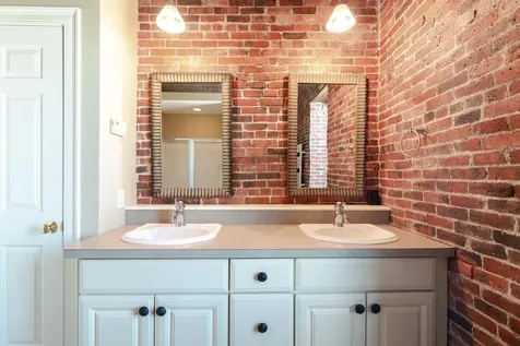 6 Bay Road Newmarket NH 03857