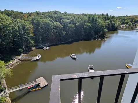 6 Bay Road Newmarket NH 03857