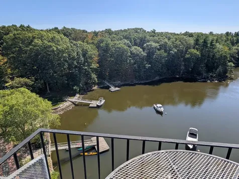 6 Bay Road Newmarket NH 03857