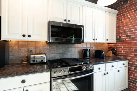 6 Bay Road Newmarket NH 03857