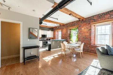 6 Bay Road Newmarket NH 03857