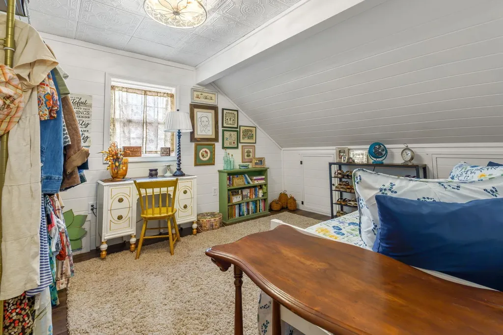 8 Ash Drive Kingston NH 03848