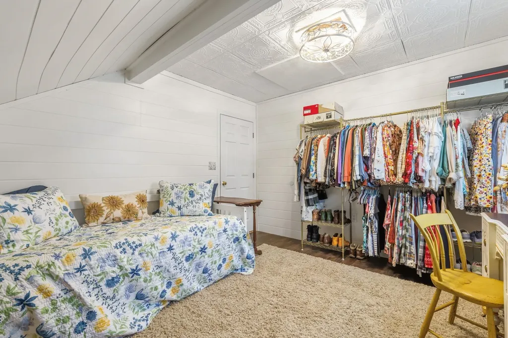 8 Ash Drive Kingston NH 03848