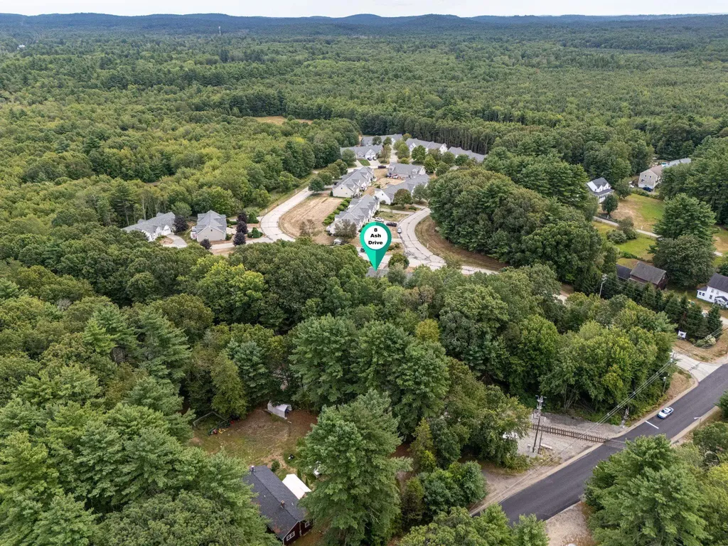 8 Ash Drive Kingston NH 03848