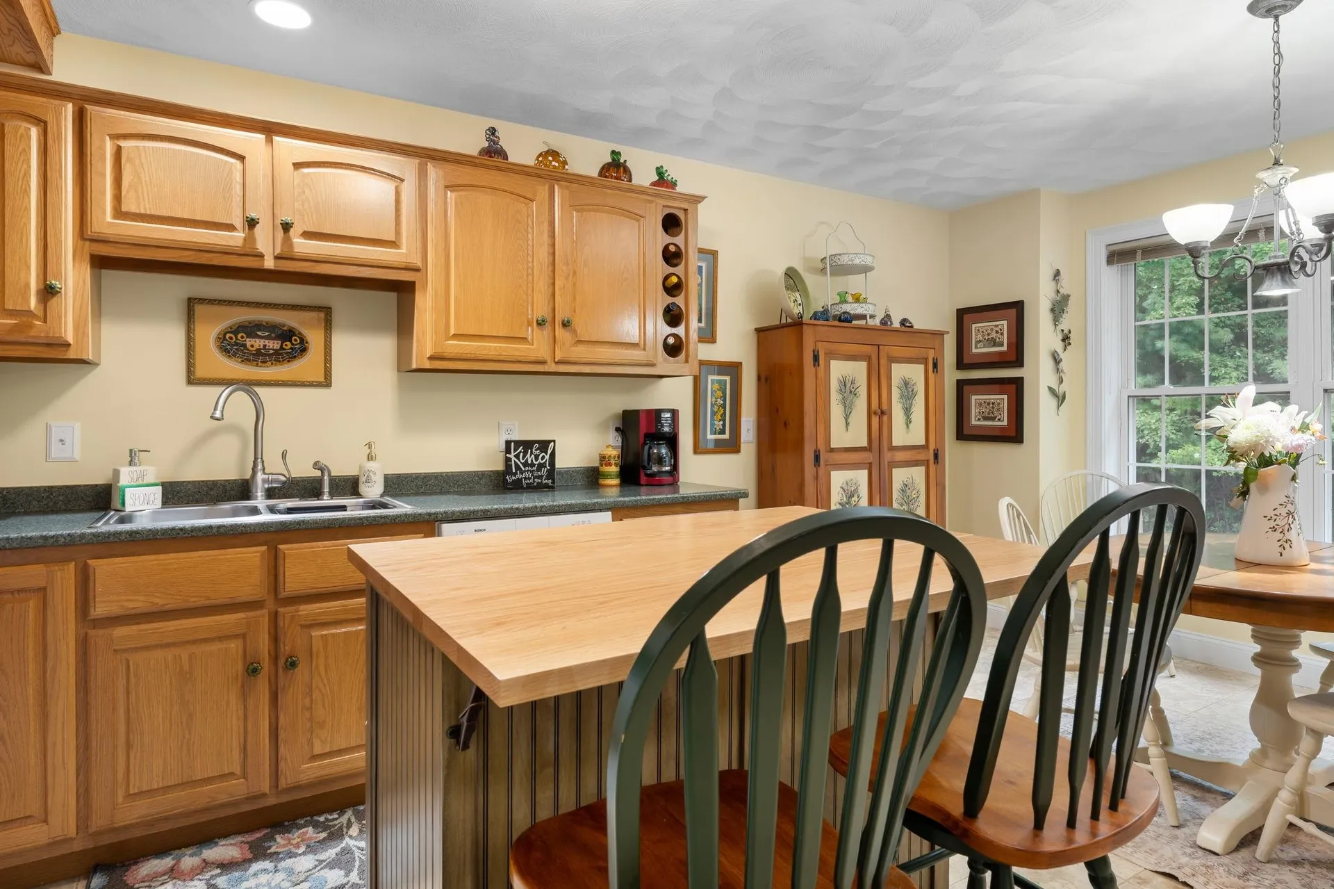 8 Ash Drive Kingston NH 03848