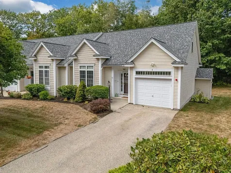 8 Ash Drive Kingston NH 03848
