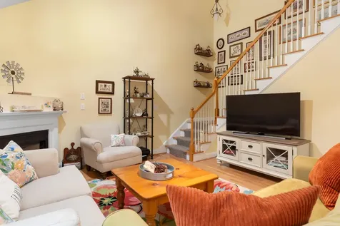 8 Ash Drive Kingston NH 03848