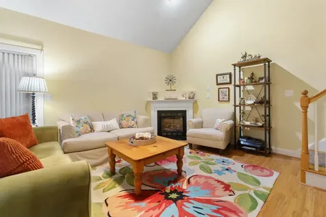 8 Ash Drive Kingston NH 03848