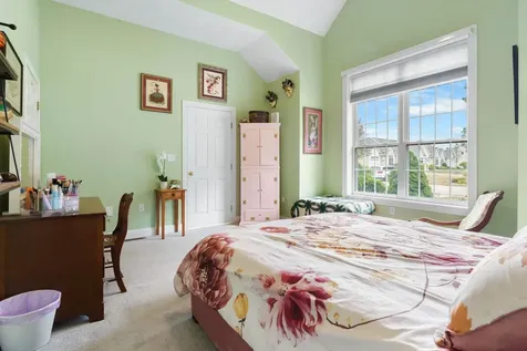 8 Ash Drive Kingston NH 03848