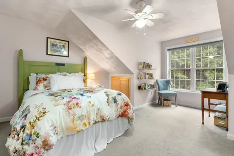 8 Ash Drive Kingston NH 03848