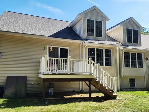 8 Ash Drive Kingston NH 03848