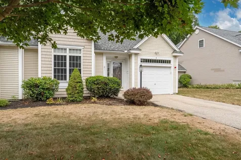 8 Ash Drive Kingston NH 03848