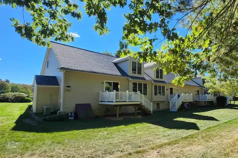 8 Ash Drive Kingston NH 03848