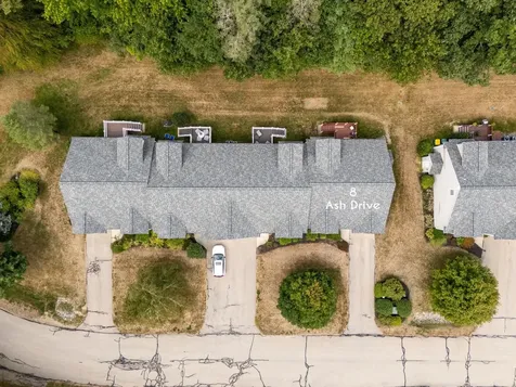 8 Ash Drive Kingston NH 03848