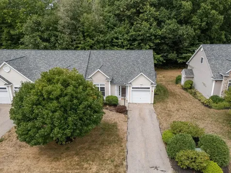 8 Ash Drive Kingston NH 03848