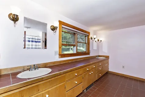 46 Runnals Road Hartford VT 05001