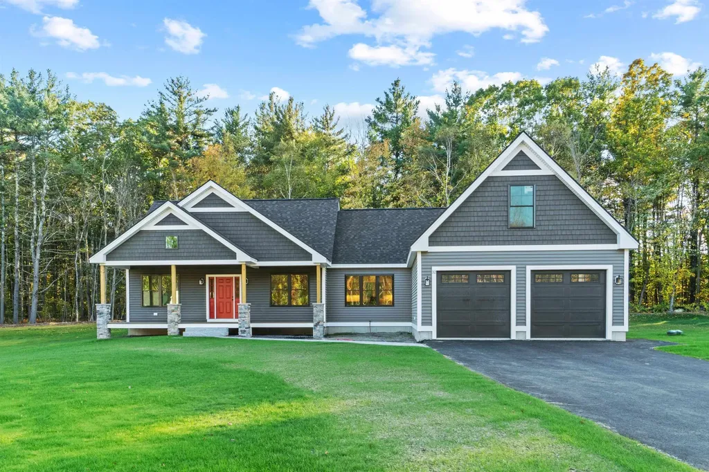 32 Stacey Lane Chester NH 03036