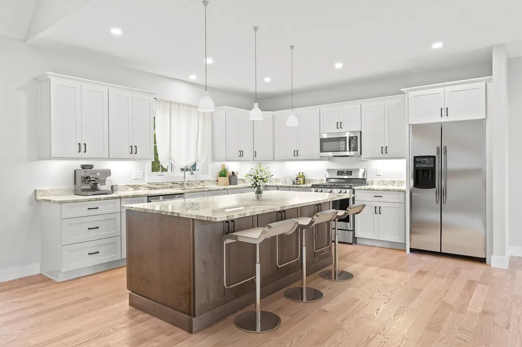 32 Stacey Lane Chester NH 03036