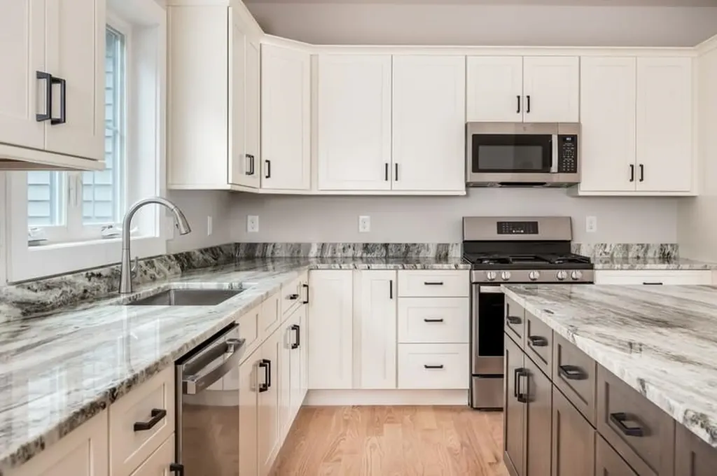 32 Stacey Lane Chester NH 03036